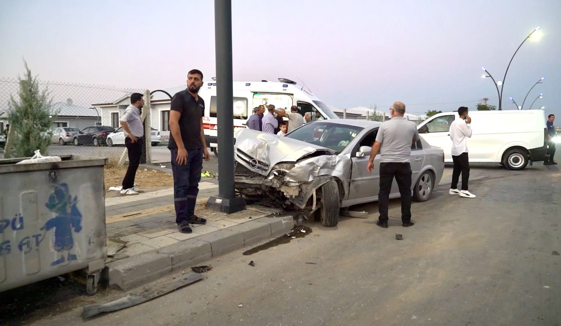DSİ Kavşağında U Dönüşü Kazası: 2 Yaralı