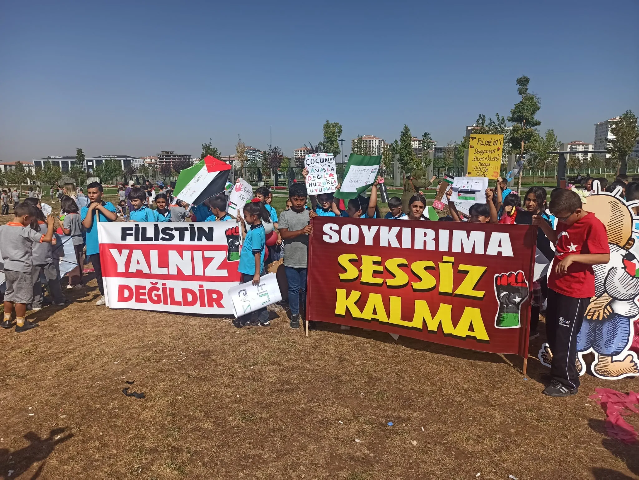 Malatya’dan Gazze’ye Uçurtmalarla Mesaj: “Gökyüzü Çocuklara Kalsın”
