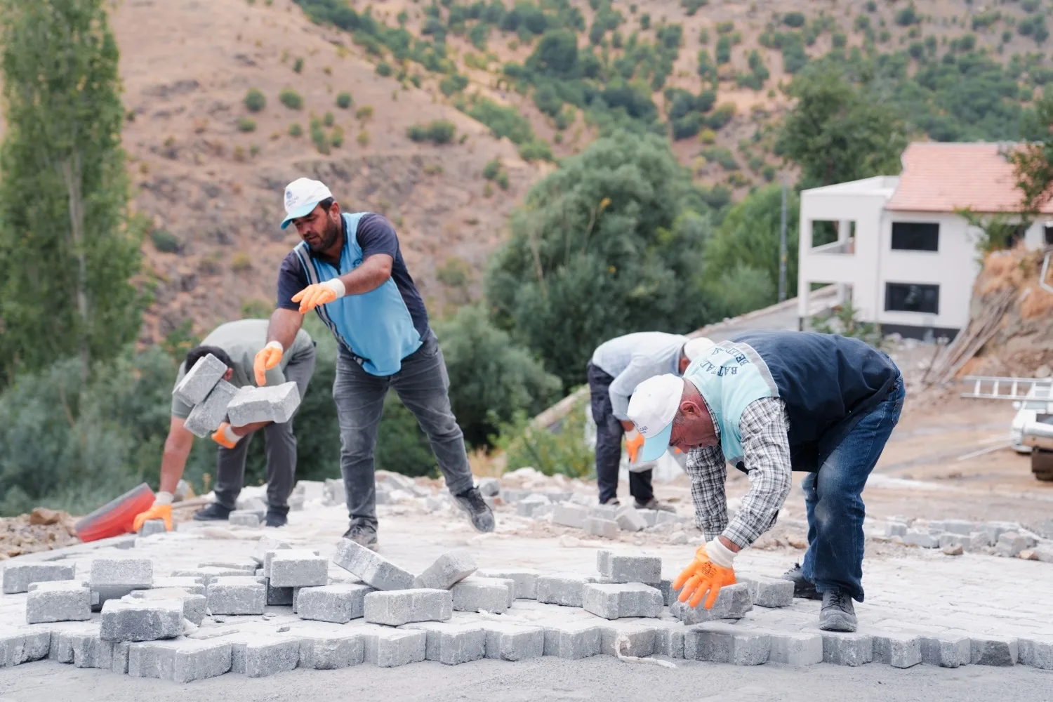 Battalgazi’de 2 Bin 500 Metrekare Kilit Taşı Döşendi