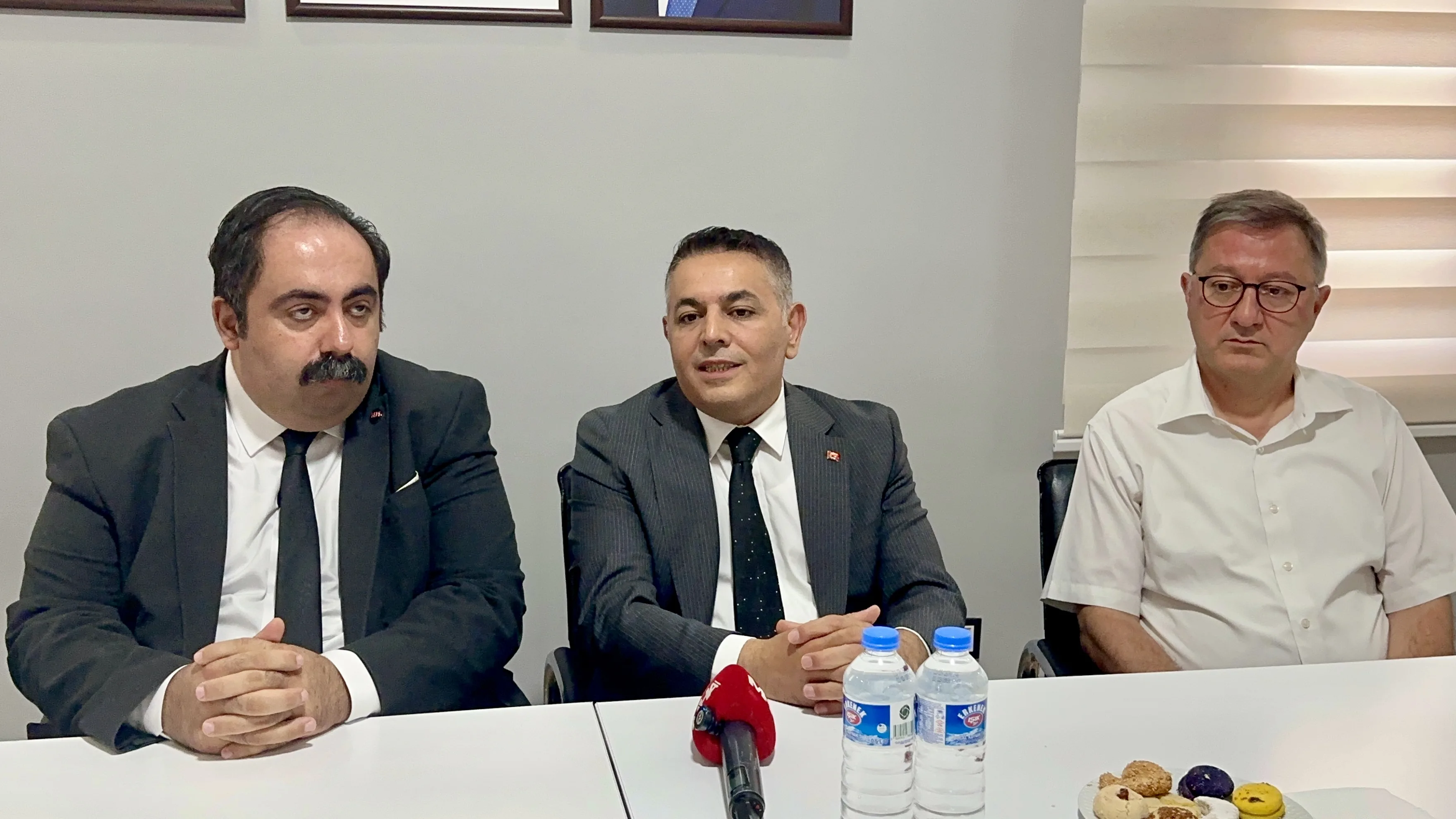 Sadıkoğlu'ndan YENİ Parti'ye ziyaret: “İftirayla Değil, Projelerimizle Konuşuyoruz”