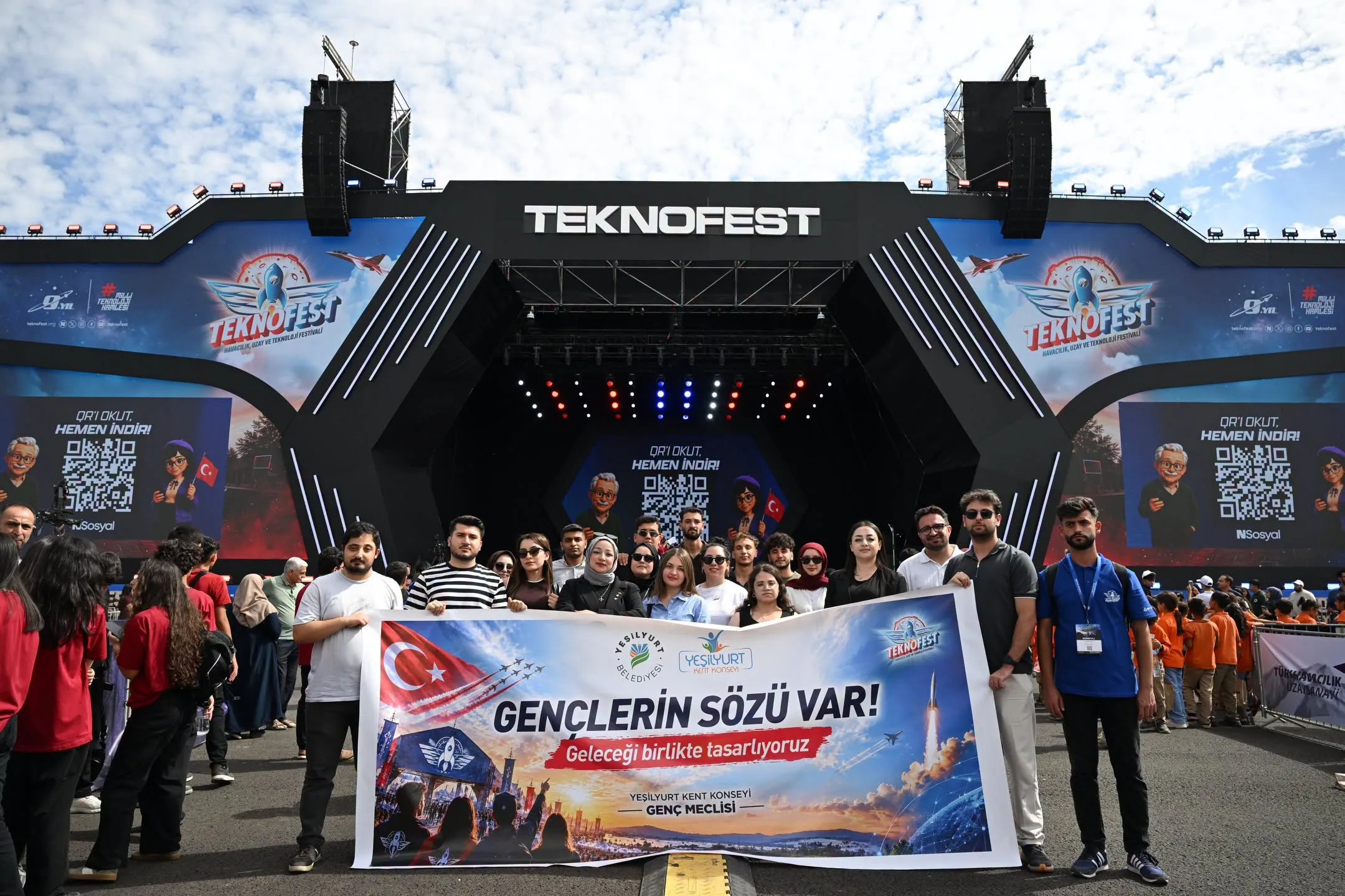 Yeşilyurt Belediyesi'nden Gençlere TEKNOFEST Gezisi