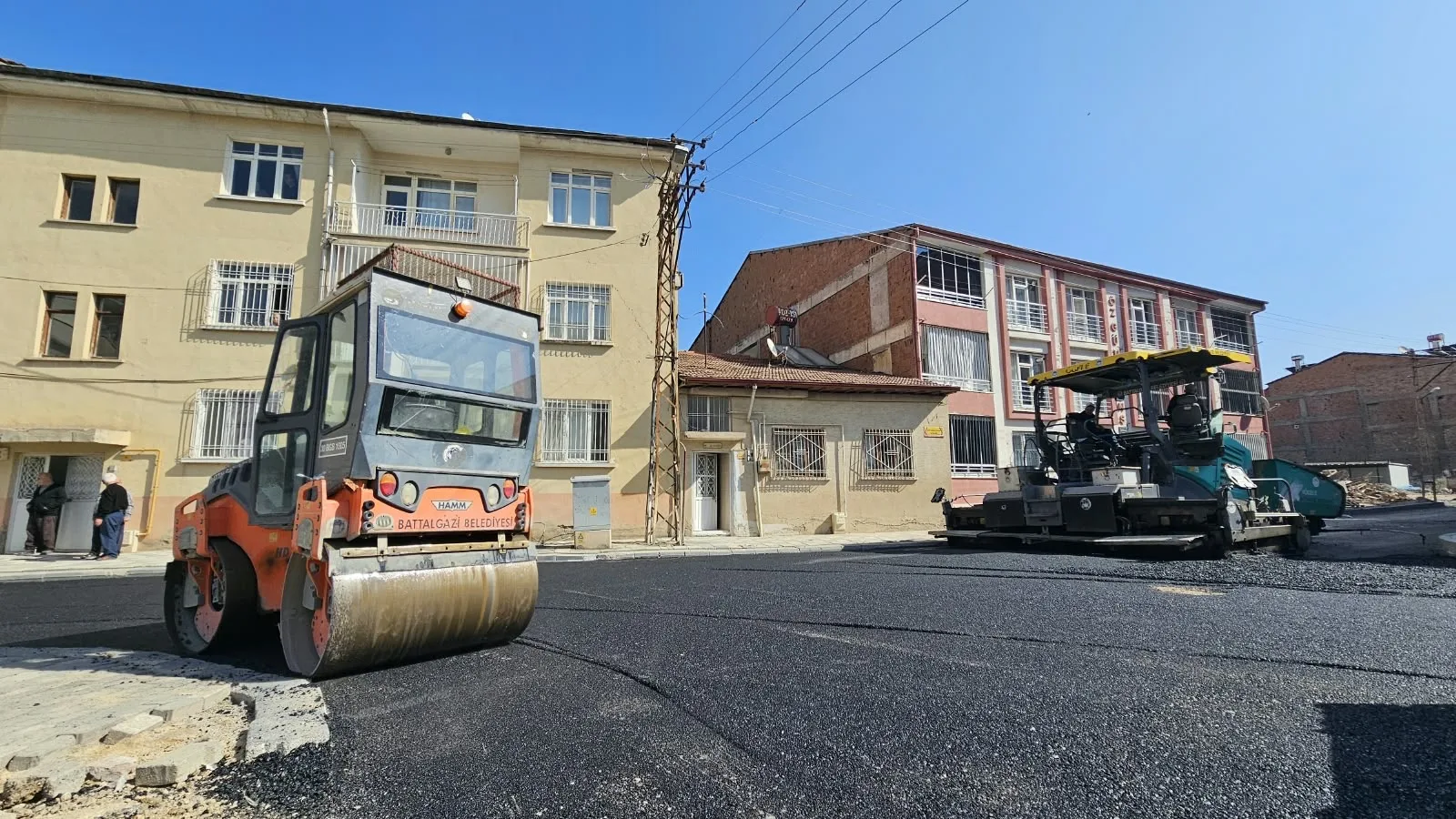 Battalgazi’de TOKİ Konutlarının Bağlantı Yolları Asfaltlandı