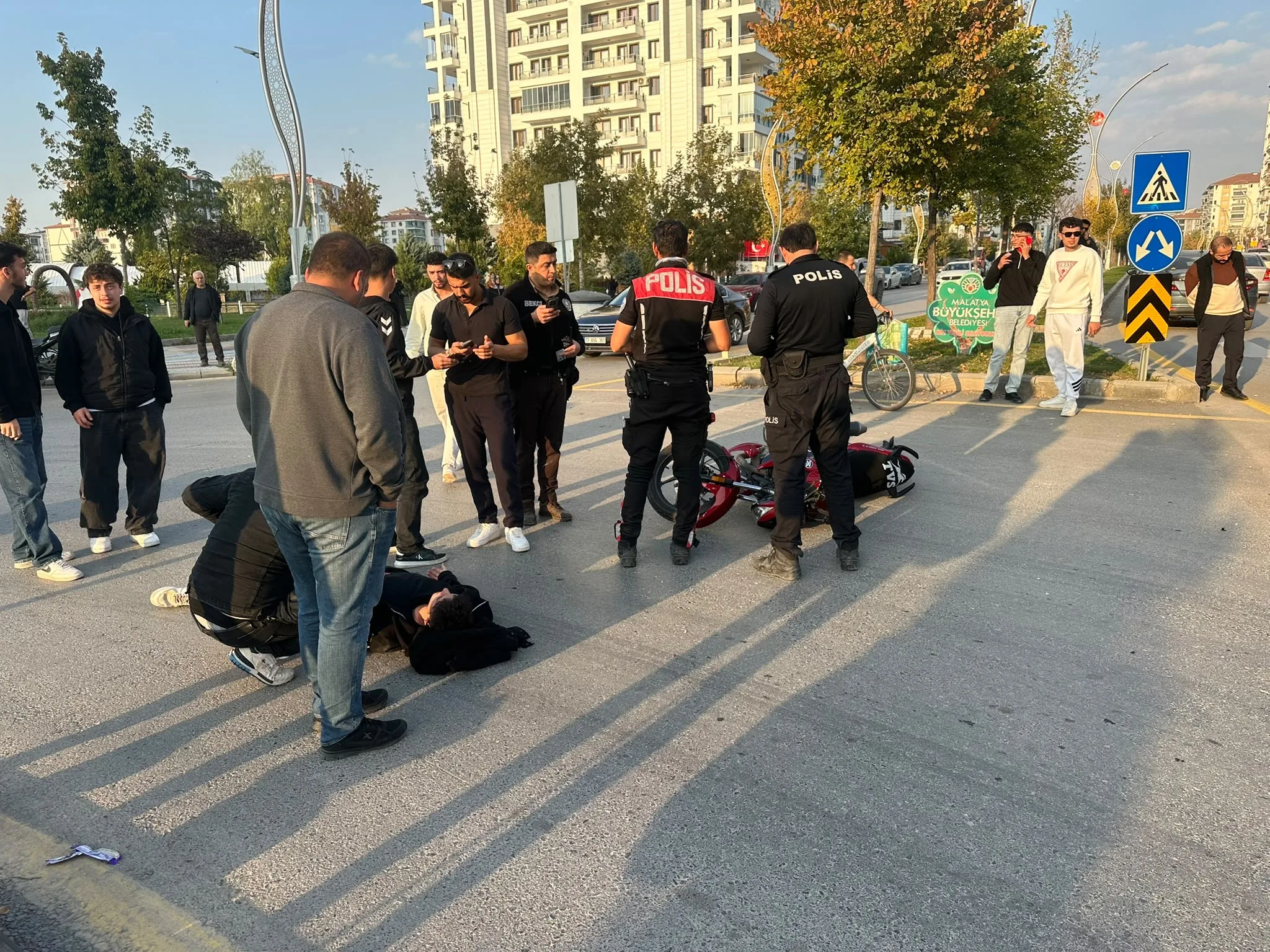 Malatya’da Otomobil ile Motosiklet Çarpıştı: 1 Yaralı